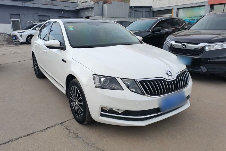 Used Skoda Octavia 2018 TSI230 DSG Luxury Edition Exterior 2