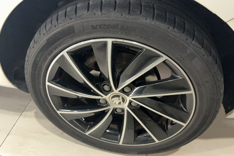 Used Skoda Octavia 2018 TSI280 DSG Luxury Edition Exterior 2