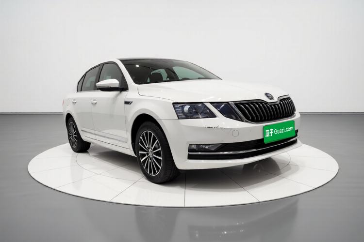 Used Skoda Octavia 2018 TSI230 DSG Luxury Edition Exterior 2