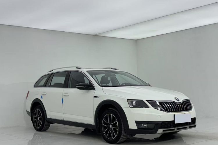 Used Skoda Octavia 2018 Station Wagon TSI230 DSG Luxury Edition Exterior 2