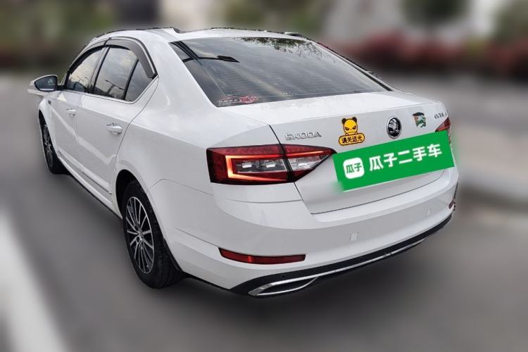 Used Skoda Octavia 2018 TSI230 DSG Luxury Edition Exterior 3