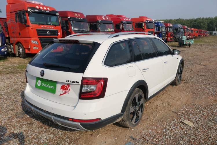 Used Skoda Octavia 2018 Station Wagon TSI280 DSG Luxury Edition Exterior 3