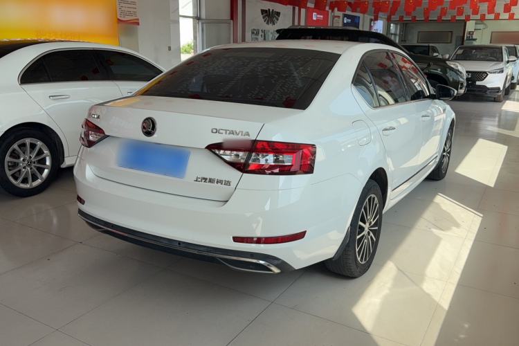 Used Skoda Octavia 2018 TSI230 DSG Luxury Edition Exterior 3