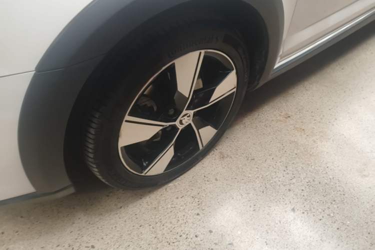 Used Skoda Octavia 2018 Station Wagon TSI280 DSG Luxury Edition Exterior 3