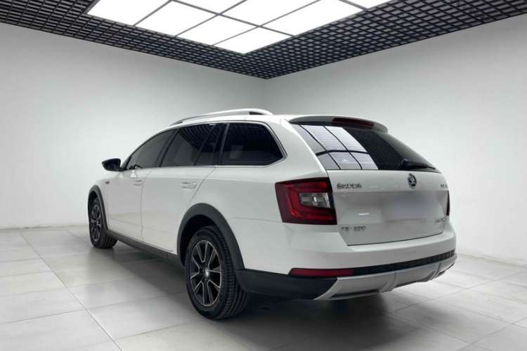 Used Skoda Octavia 2018 Station Wagon TSI230 DSG Luxury Edition Exterior 3