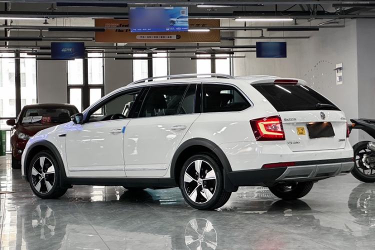 Used Skoda Octavia 2018 Station Wagon TSI280 DSG Luxury Edition Exterior 3