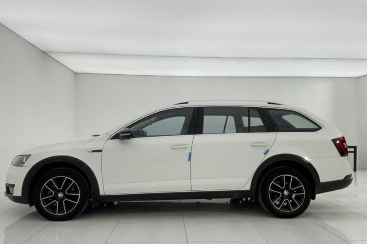 Used Skoda Octavia 2018 Station Wagon TSI230 DSG Luxury Edition Exterior 3