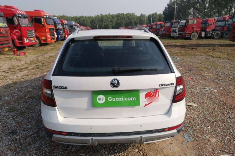 Used Skoda Octavia 2018 Station Wagon TSI280 DSG Luxury Edition Exterior 4