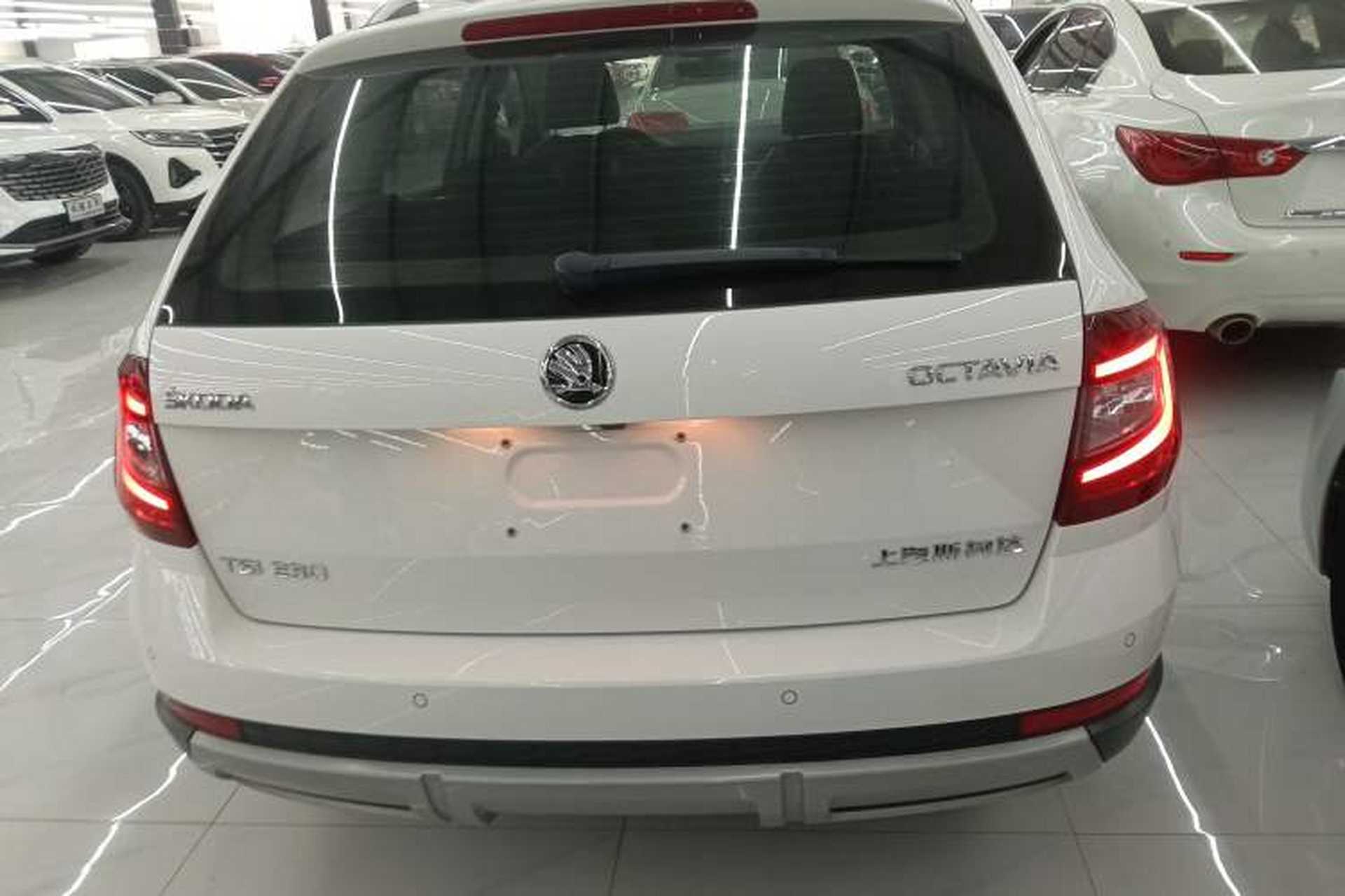 Used Skoda Octavia 2018 Station Wagon TSI230 DSG Luxury Edition Exterior 4