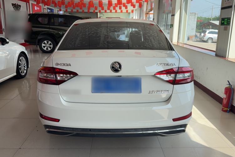Used Skoda Octavia 2018 TSI230 DSG Luxury Edition Exterior 4