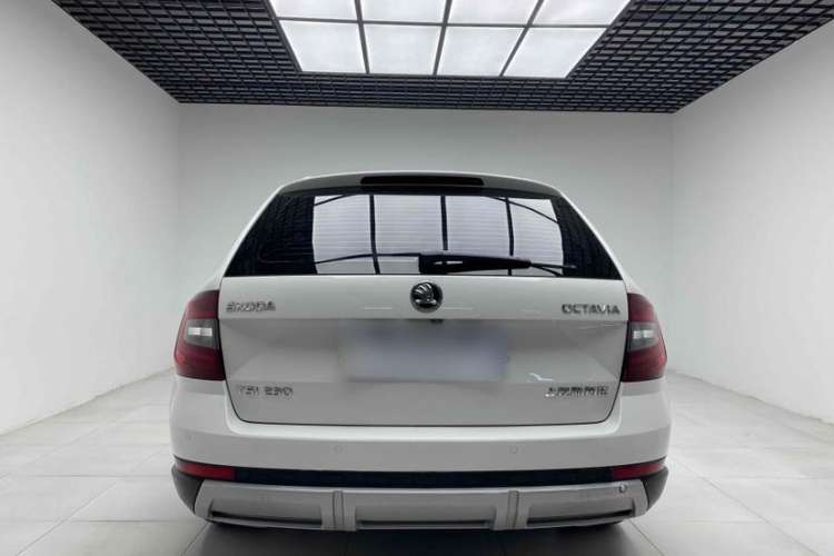 Used Skoda Octavia 2018 Station Wagon TSI230 DSG Luxury Edition Exterior 4