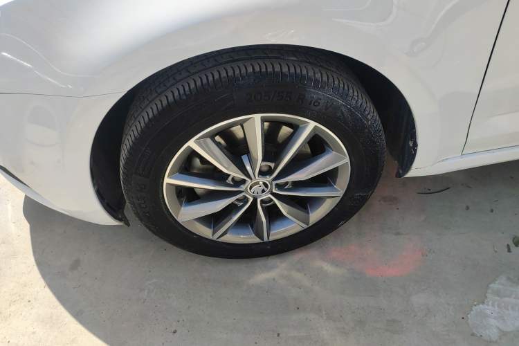 Used Skoda Octavia 2018 TSI230 DSG Comfort Edition Exterior 4