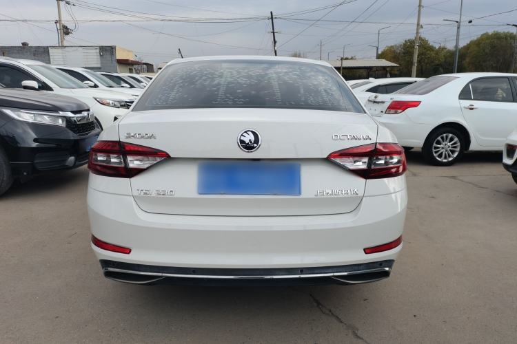 Used Skoda Octavia 2018 TSI230 DSG Luxury Edition Exterior 4