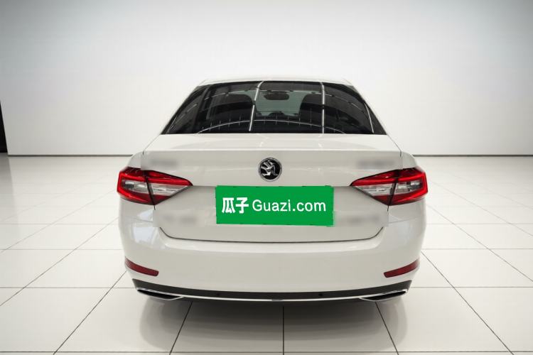 Used Skoda Octavia 2018 TSI230 DSG Luxury Edition Exterior 4