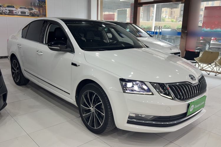 Used Skoda Octavia 2018 TSI280 DSG Luxury Edition Exterior 4