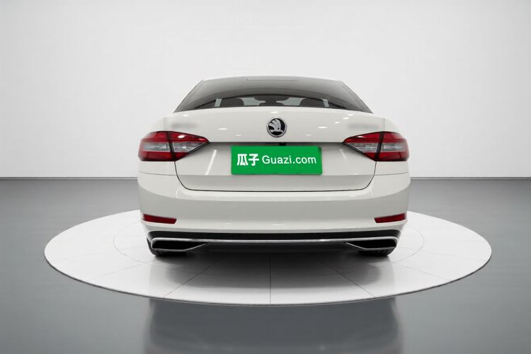 Used Skoda Octavia 2018 TSI230 DSG Luxury Edition Exterior 4