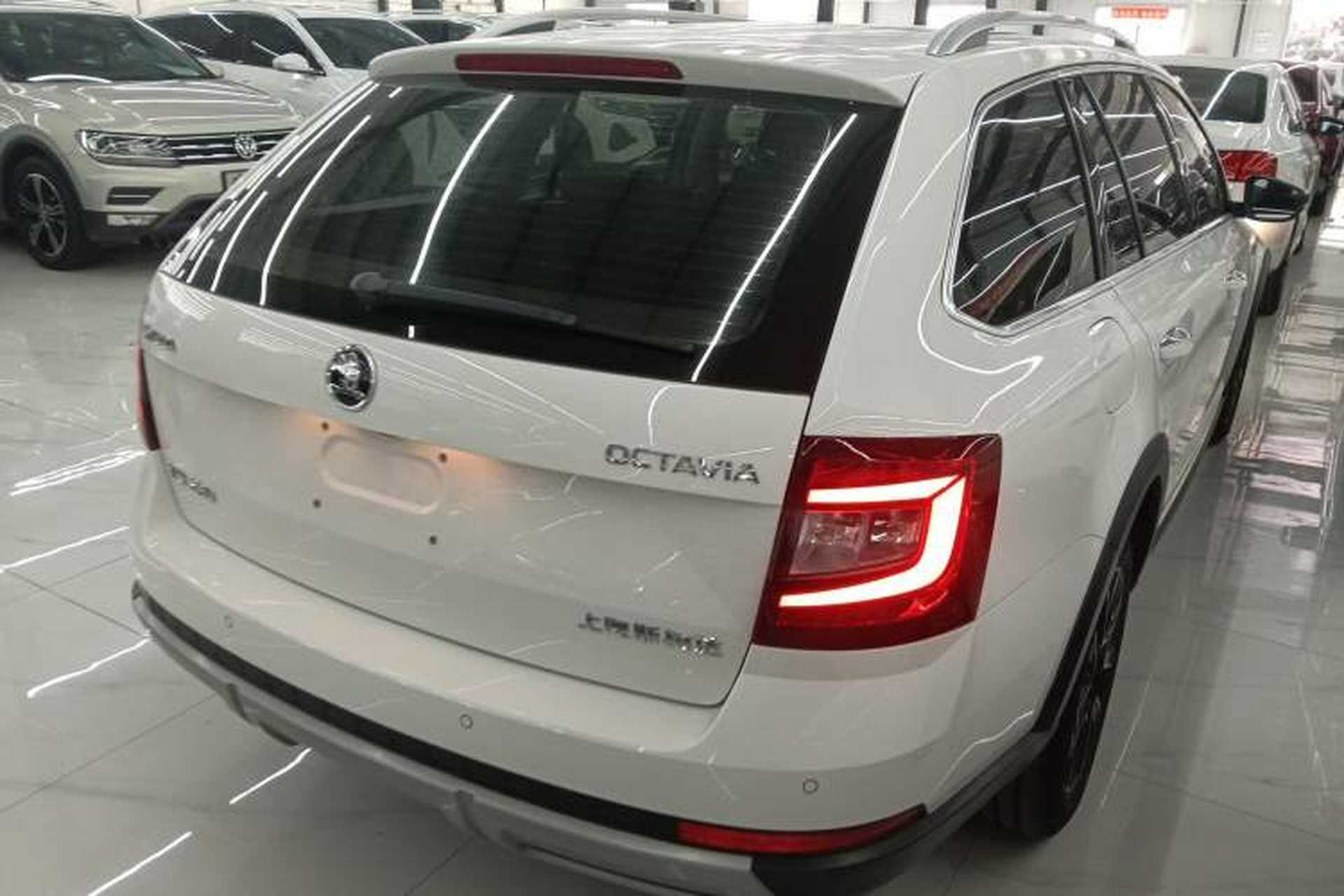 Used Skoda Octavia 2018 Station Wagon TSI230 DSG Luxury Edition Exterior 5