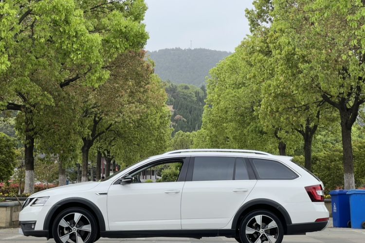 Used Skoda Octavia 2018 Station Wagon TSI280 DSG Luxury Edition Exterior 5