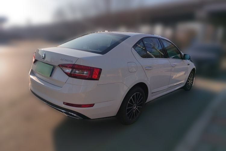 Used Skoda Octavia 2018 TSI230 DSG Luxury Edition Exterior 5