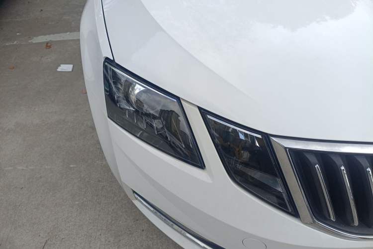 Used Skoda Octavia 2018 TSI230 DSG Luxury Edition Exterior 6