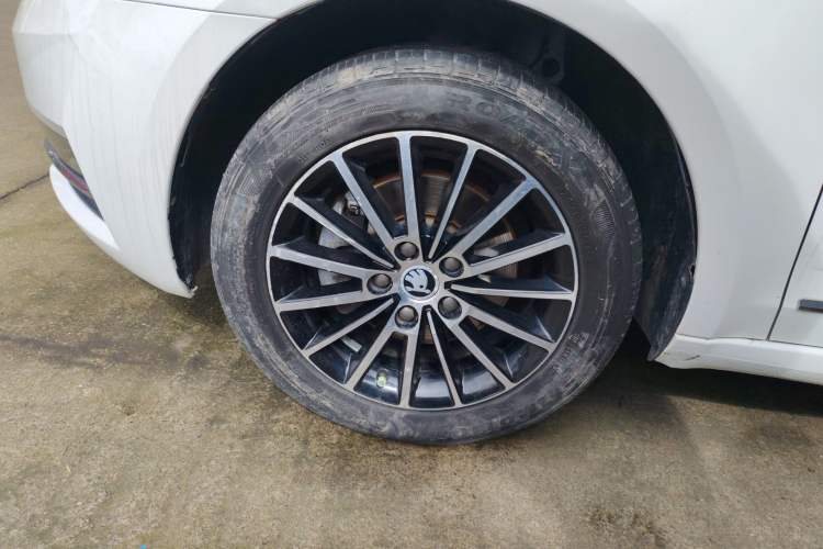 Used Skoda Octavia 2018 TSI230 DSG Luxury Edition Exterior 7