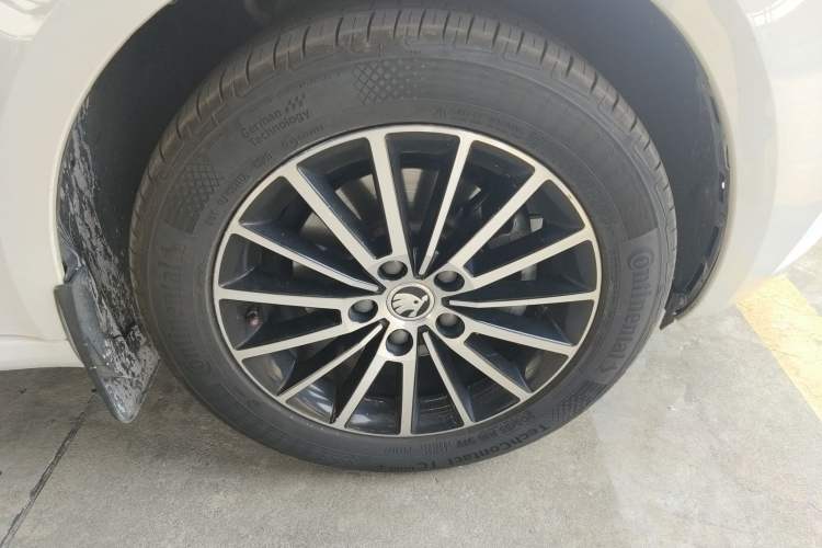 Used Skoda Octavia 2018 TSI230 DSG Luxury Edition Exterior 7