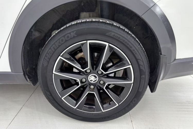 Used Skoda Octavia 2018 Station Wagon TSI230 DSG Luxury Edition Exterior 7