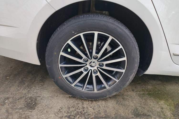 Used Skoda Octavia 2018 TSI230 DSG Luxury Edition Exterior 8