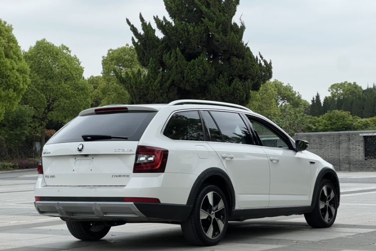 Used Skoda Octavia 2018 Station Wagon TSI280 DSG Luxury Edition Exterior 8