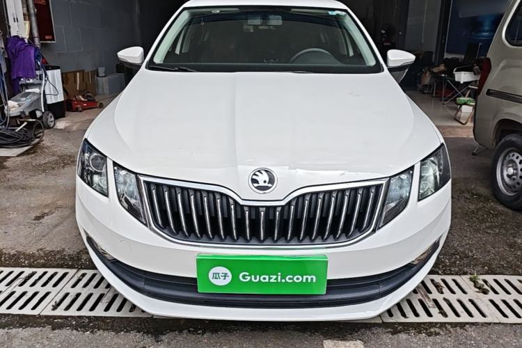 Used Skoda Octavia 2018 1.6L Automatic Comfort Edition Front