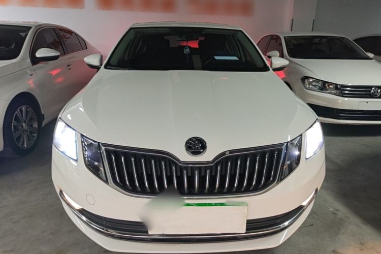 Used Skoda Octavia 2018 1.6L Automatic Comfort Edition Front