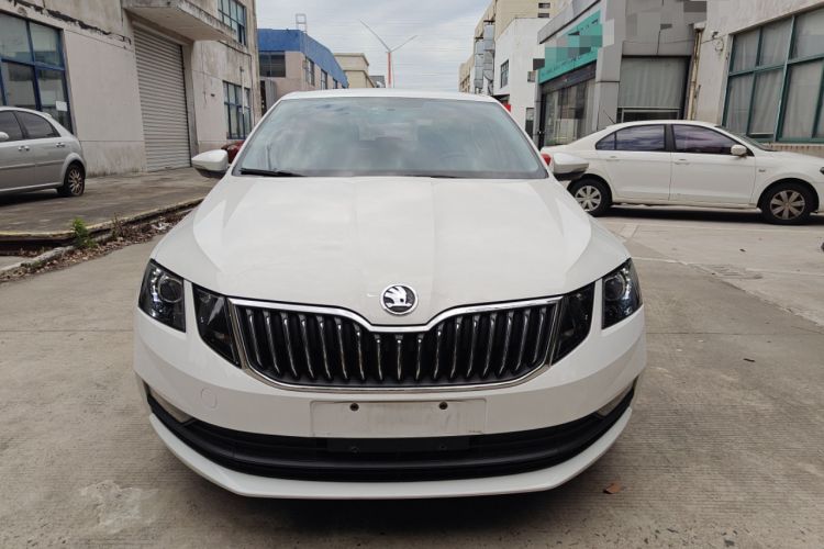 Used Skoda Octavia 2018 1.6L Automatic Comfort Edition Front