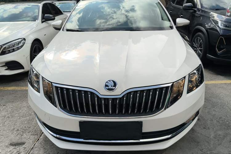 Used Skoda Octavia 2018 TSI230 DSG Luxury Edition Front