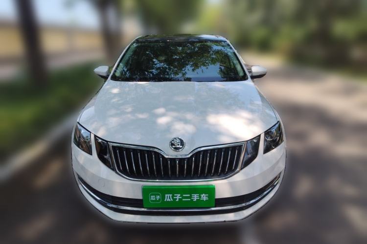 Used Skoda Octavia 2018 1.6L Automatic Luxury Edition Front
