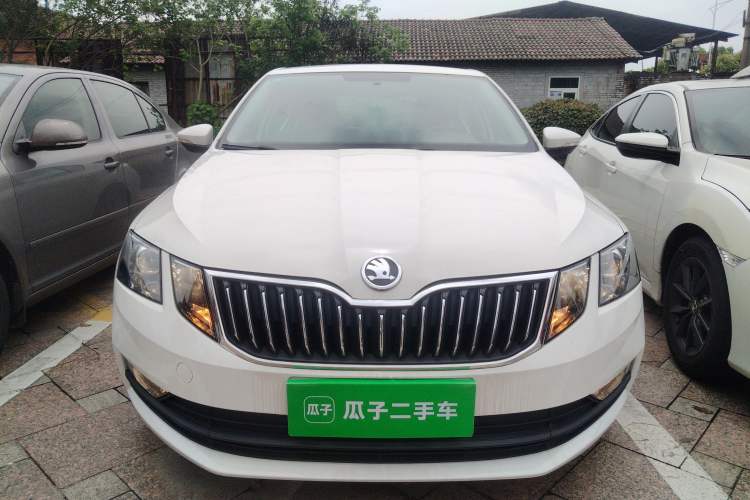 Used Skoda Octavia 2018 1.6L Automatic Comfort Edition Front