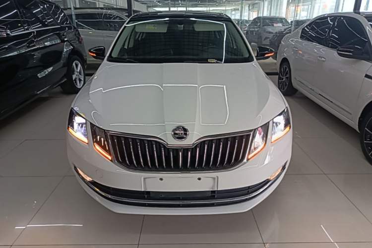 Used Skoda Octavia 2018 TSI280 DSG Flagship Edition Front