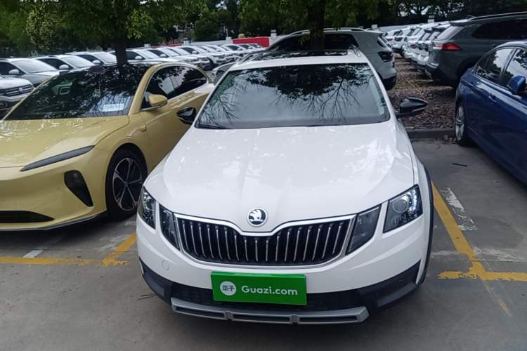 Used Skoda Octavia 2018 Station Wagon TSI230 DSG Luxury Edition Front