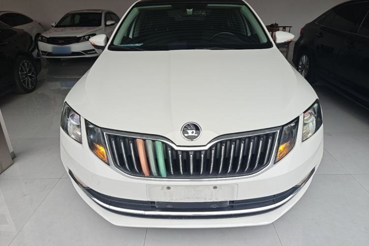Used Skoda Octavia 2018 1.6L Automatic Luxury Edition Front