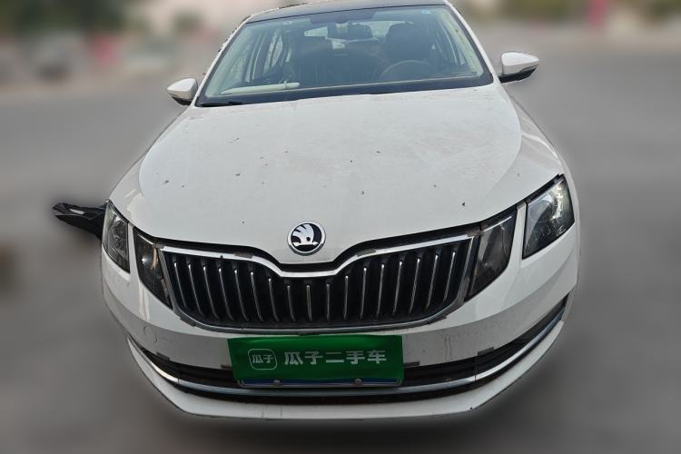 Used Skoda Octavia 2018 1.6L Automatic Luxury Edition Front