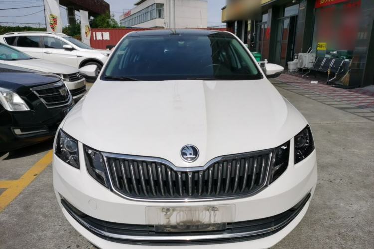 Used Skoda Octavia 2018 1.6L Automatic Luxury Edition Front