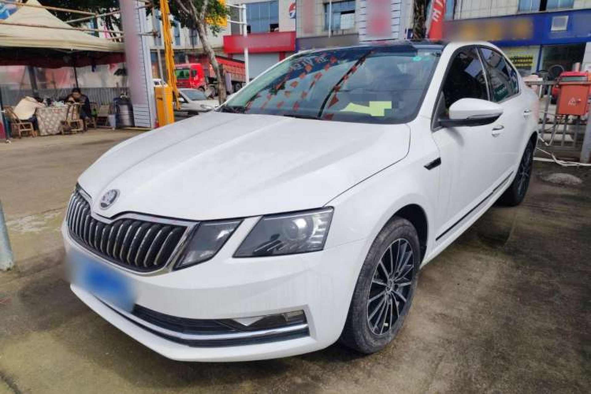 Used Skoda Octavia 2018 TSI230 DSG Luxury Edition Front Left 45 Deg