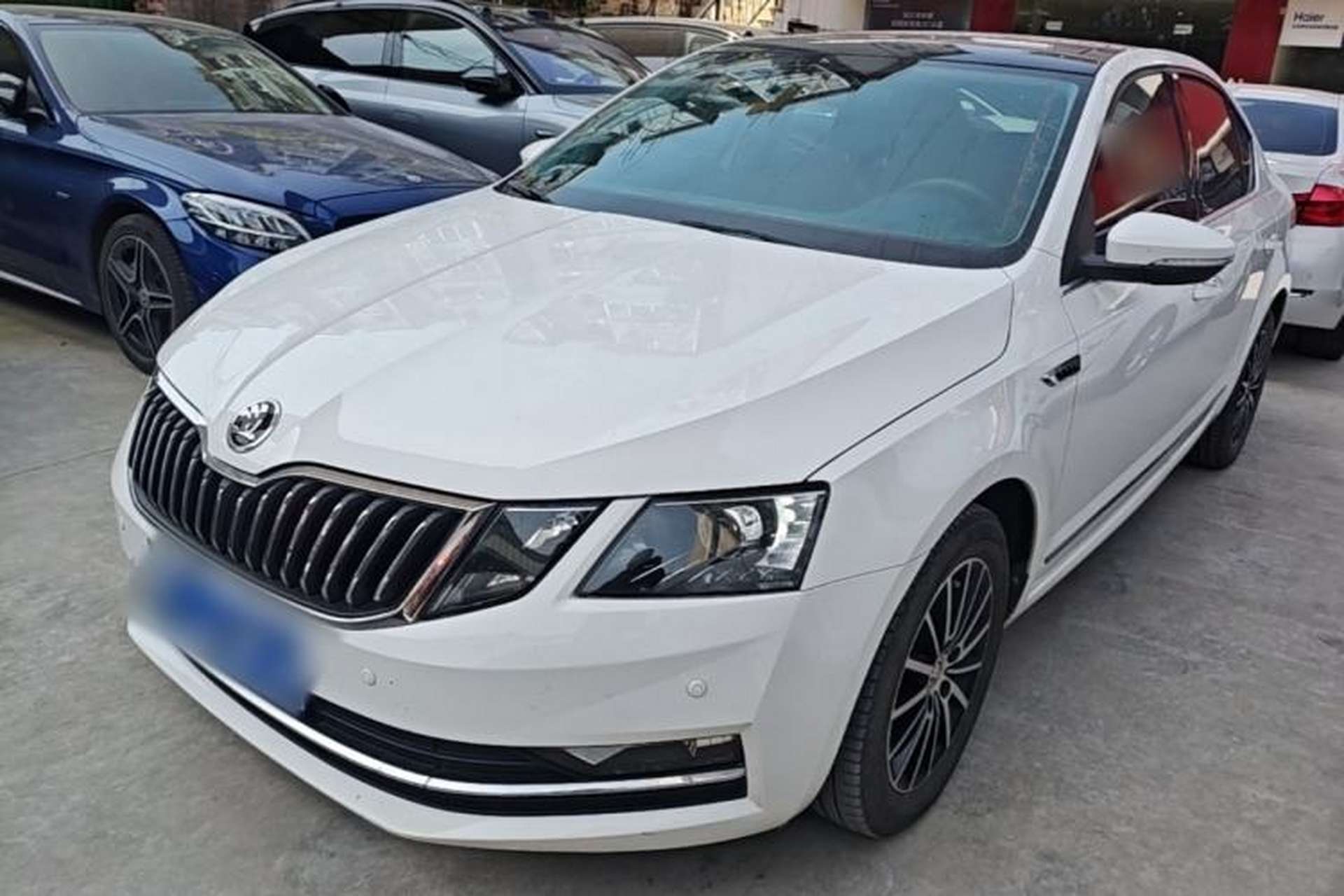 Used Skoda Octavia 2018 TSI230 DSG Luxury Edition Front Left 45 Deg