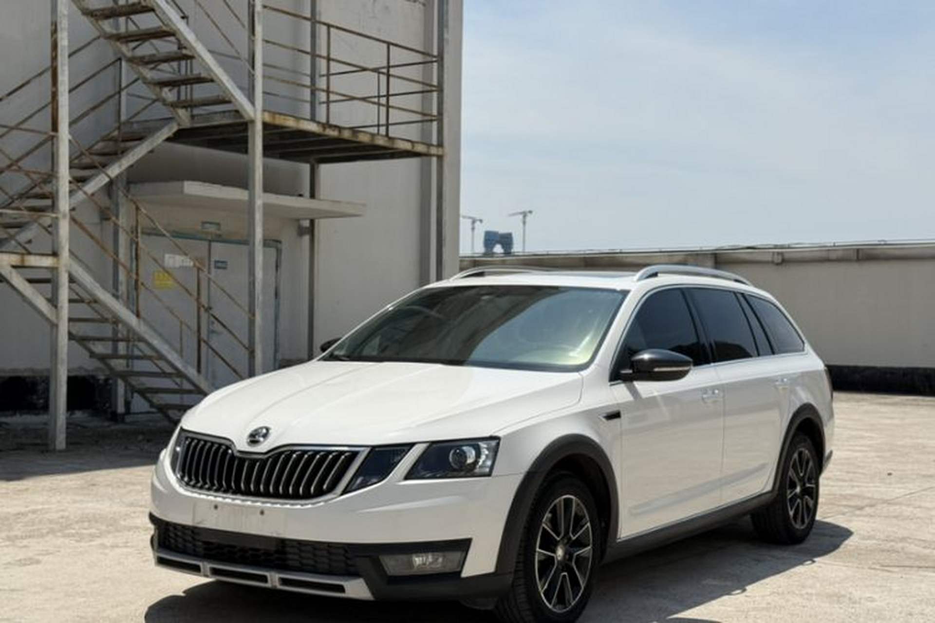 Used Skoda Octavia 2018 Station Wagon TSI230 DSG Luxury Edition Front Left 45 Deg
