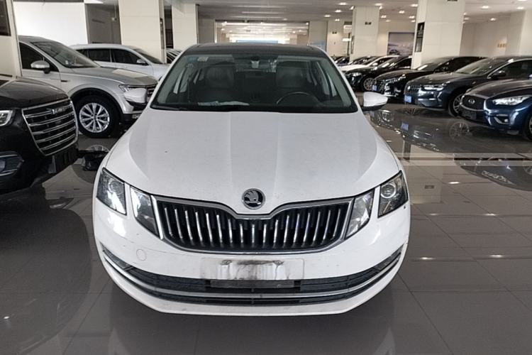 Used Skoda Octavia 2018 1.6L Automatic Luxury Edition Front