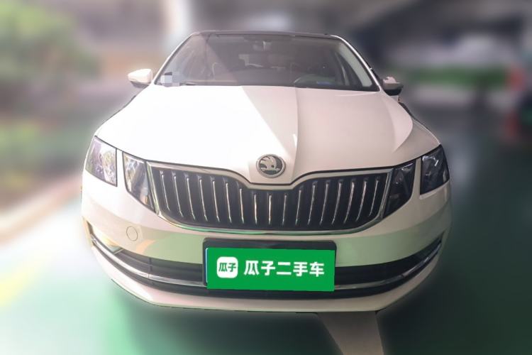 Used Skoda Octavia 2018 1.6L Automatic Luxury Edition Front