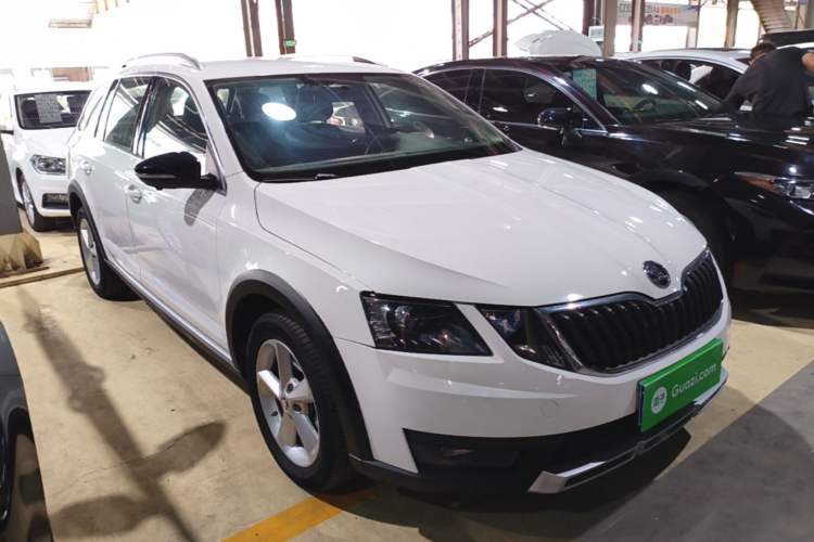 Used Skoda Octavia 2018 Station Wagon TSI230 DSG Comfort Edition Front Right 45 Deg
