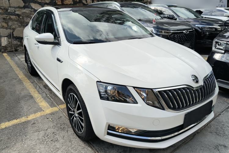 Used Skoda Octavia 2018 TSI230 DSG Luxury Edition Front Right 45 Deg