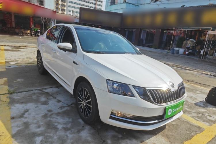 Used Skoda Octavia 2018 TSI230 DSG Luxury Edition Front Right 45 Deg