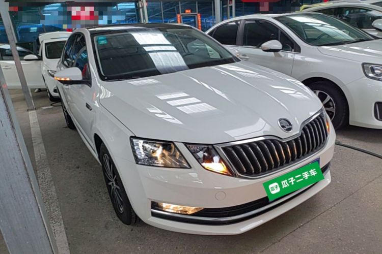 Used Skoda Octavia 2018 TSI230 DSG Luxury Edition Front Right 45 Deg