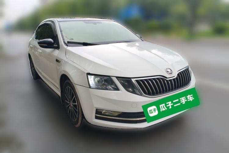 Used Skoda Octavia 2018 TSI230 DSG Luxury Edition Front Right 45 Deg